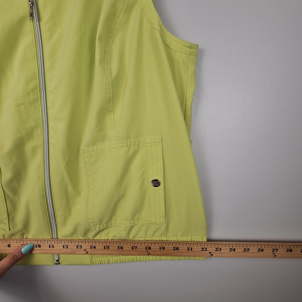 Zenergy Golf By Chico's Women's Performance Vest Neon Green Size 2 Vented Pocket - Picture 5 of 10